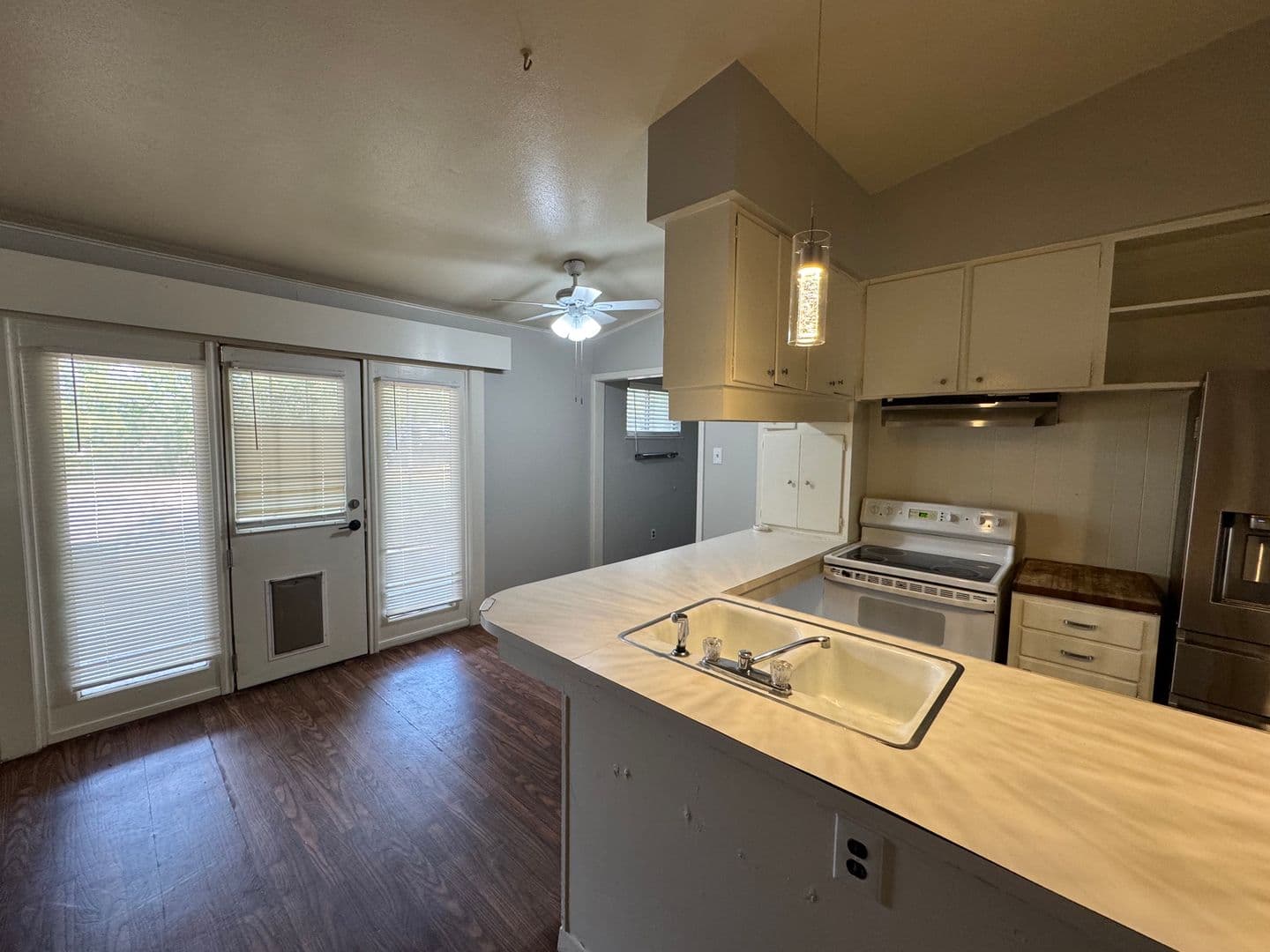 Waco House: 4591 S 3rd St Rd