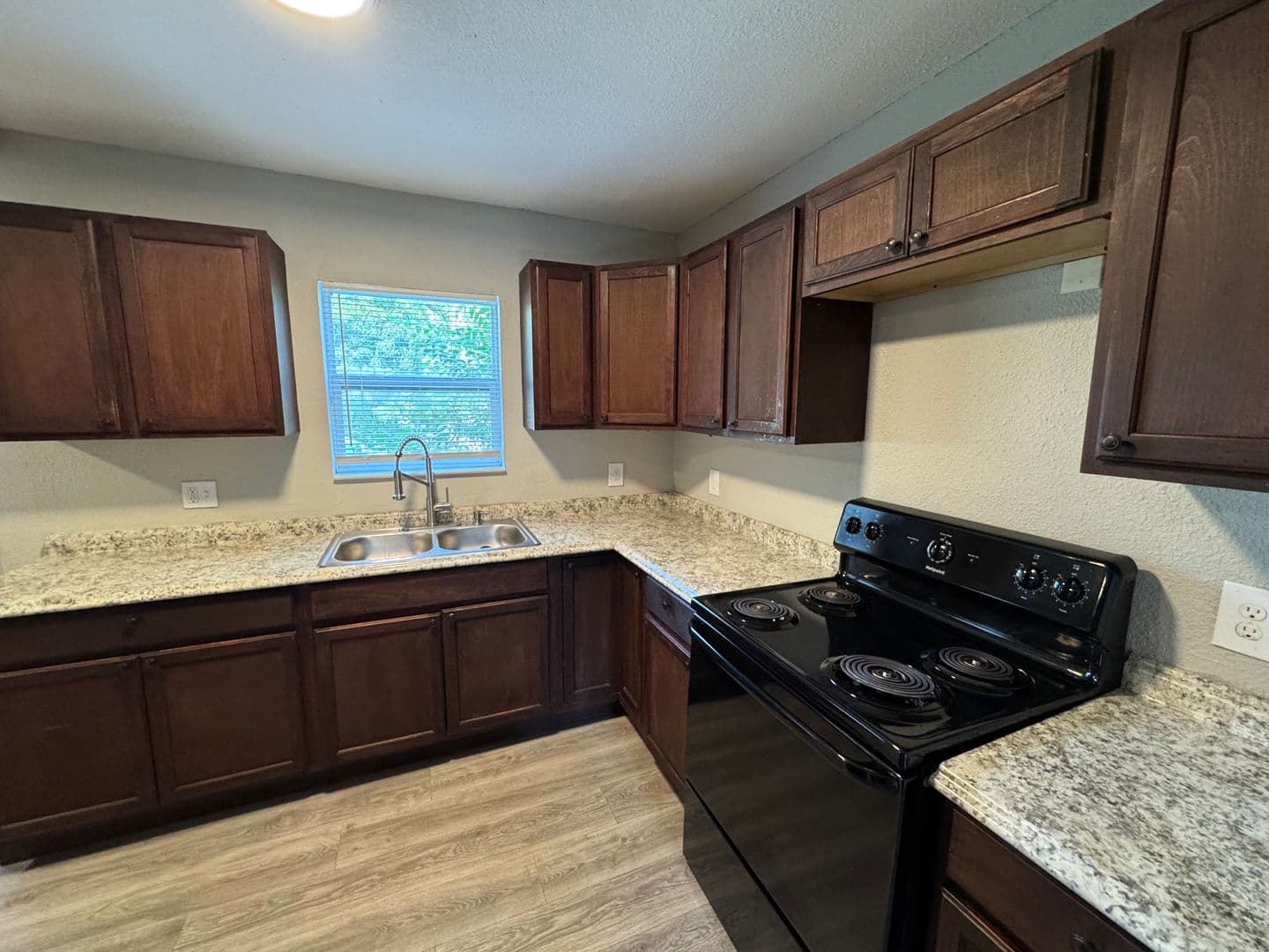 Waco House: 1040 N 33rd