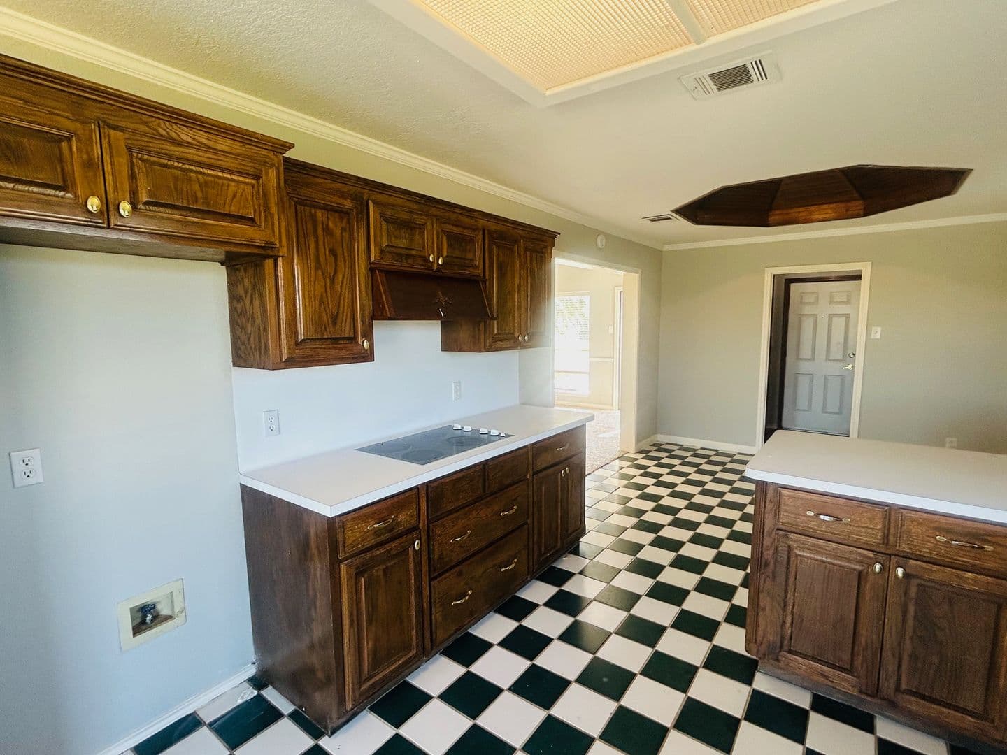 Waco House: 9015 S 3rd