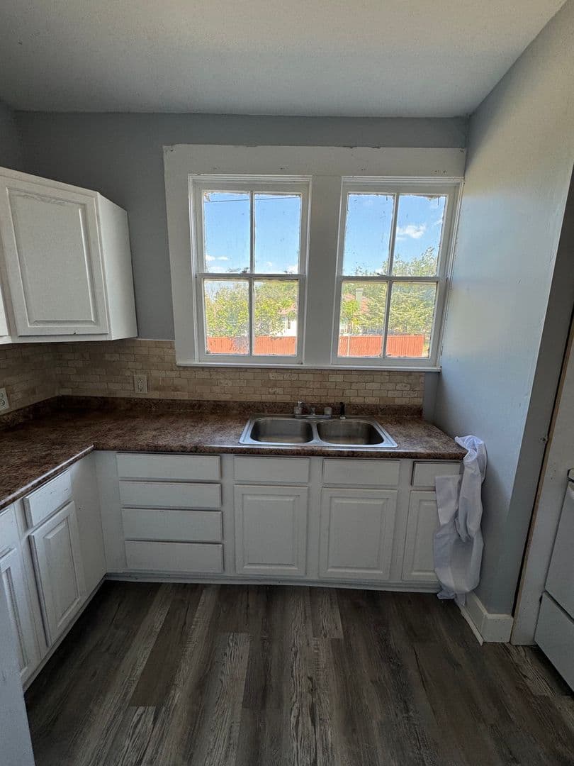 Waco House: 2301 Lasker ave