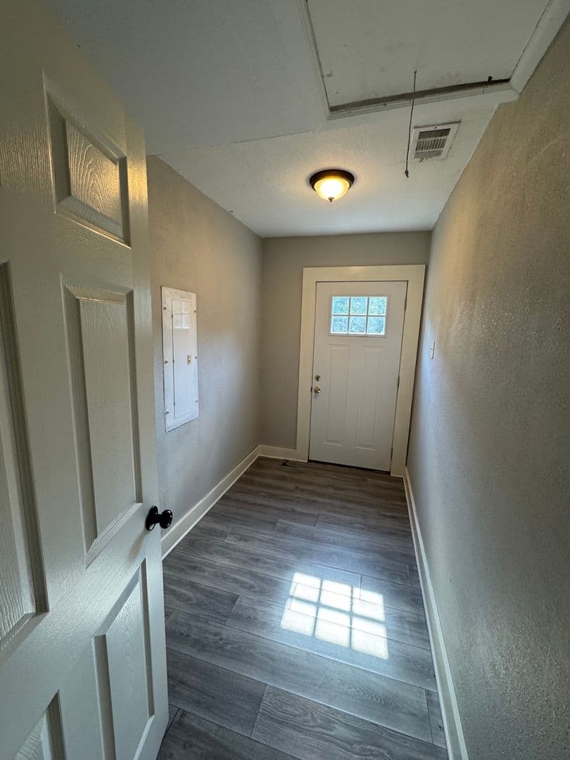 Waco House: 1040 N 33rd