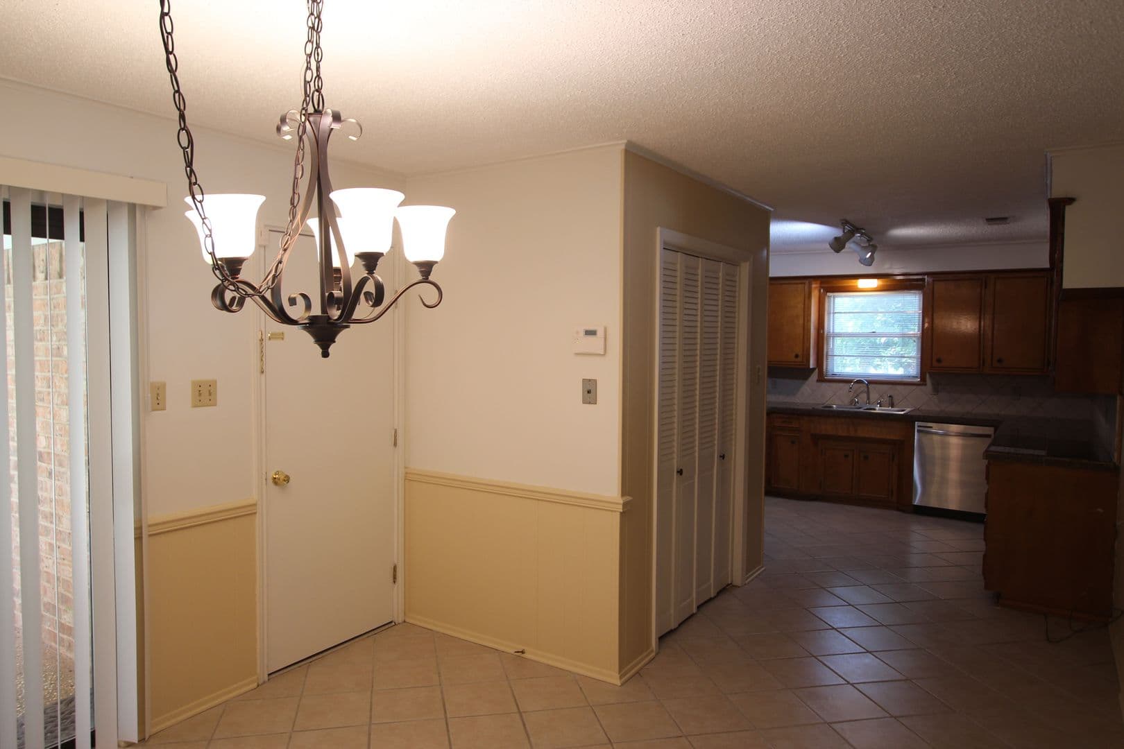 Tyler House: 1536 Crockett Dr