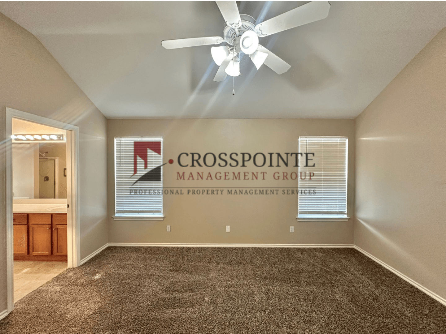 Lindale House: 393 Molly Ln