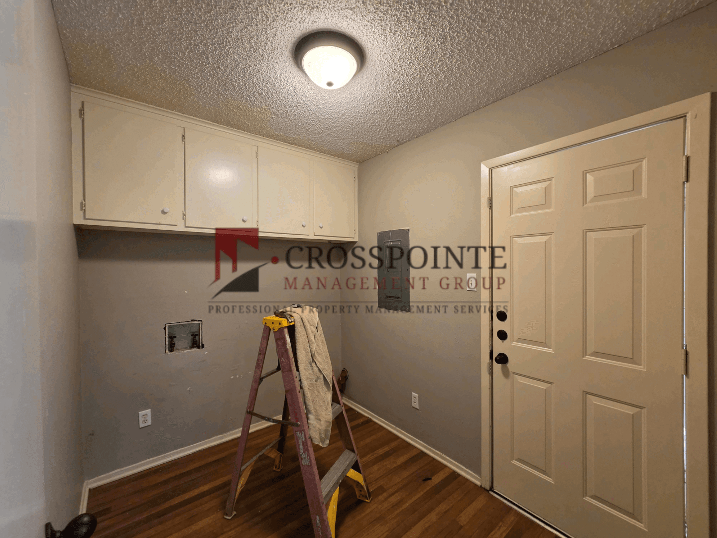 Gilmer Apartment: 113 Texas Ave