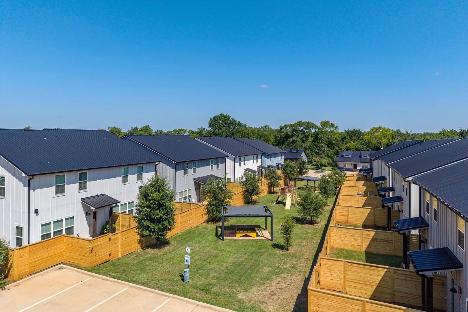 Bullard Townhome: 625 Papillon Rd