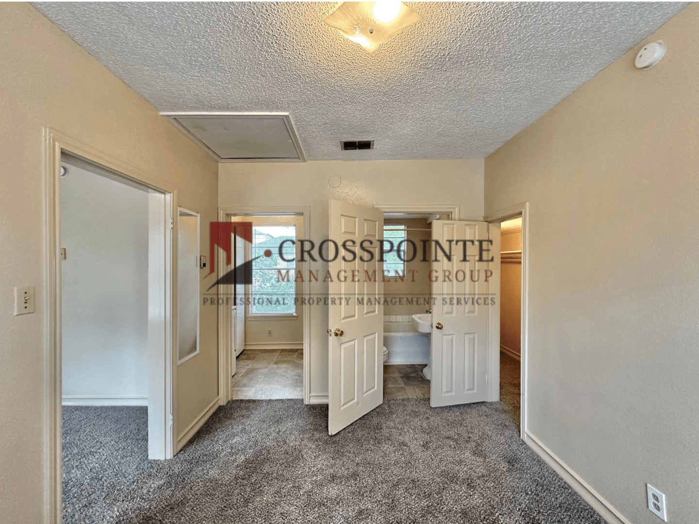 Tyler Apartment: Augusta/Mockingbird