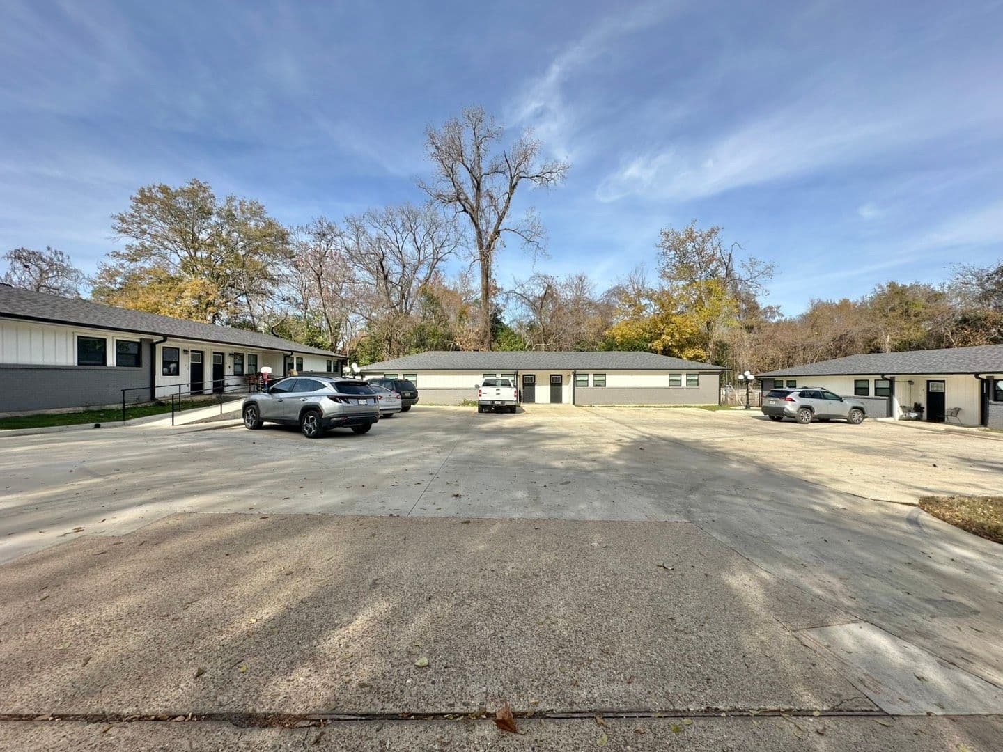 Gilmer Apartment: 300 Pecan St.