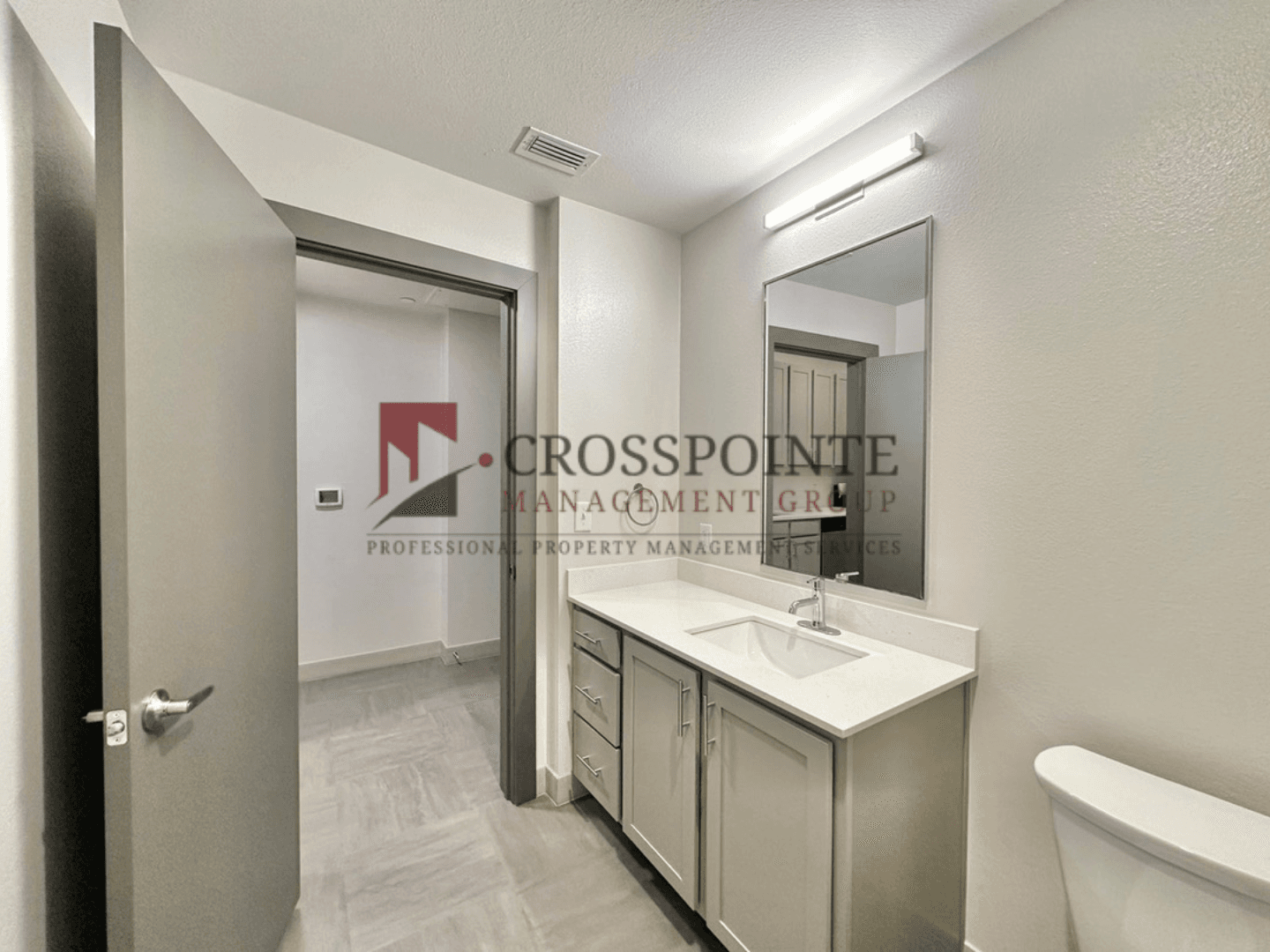 Tyler Apartment: 230 S. Broadway Ave