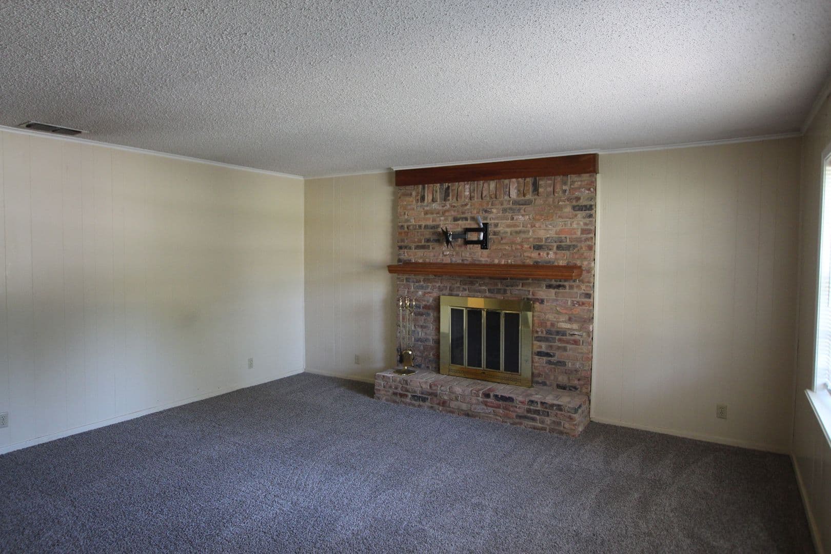 Tyler House: 1536 Crockett Dr