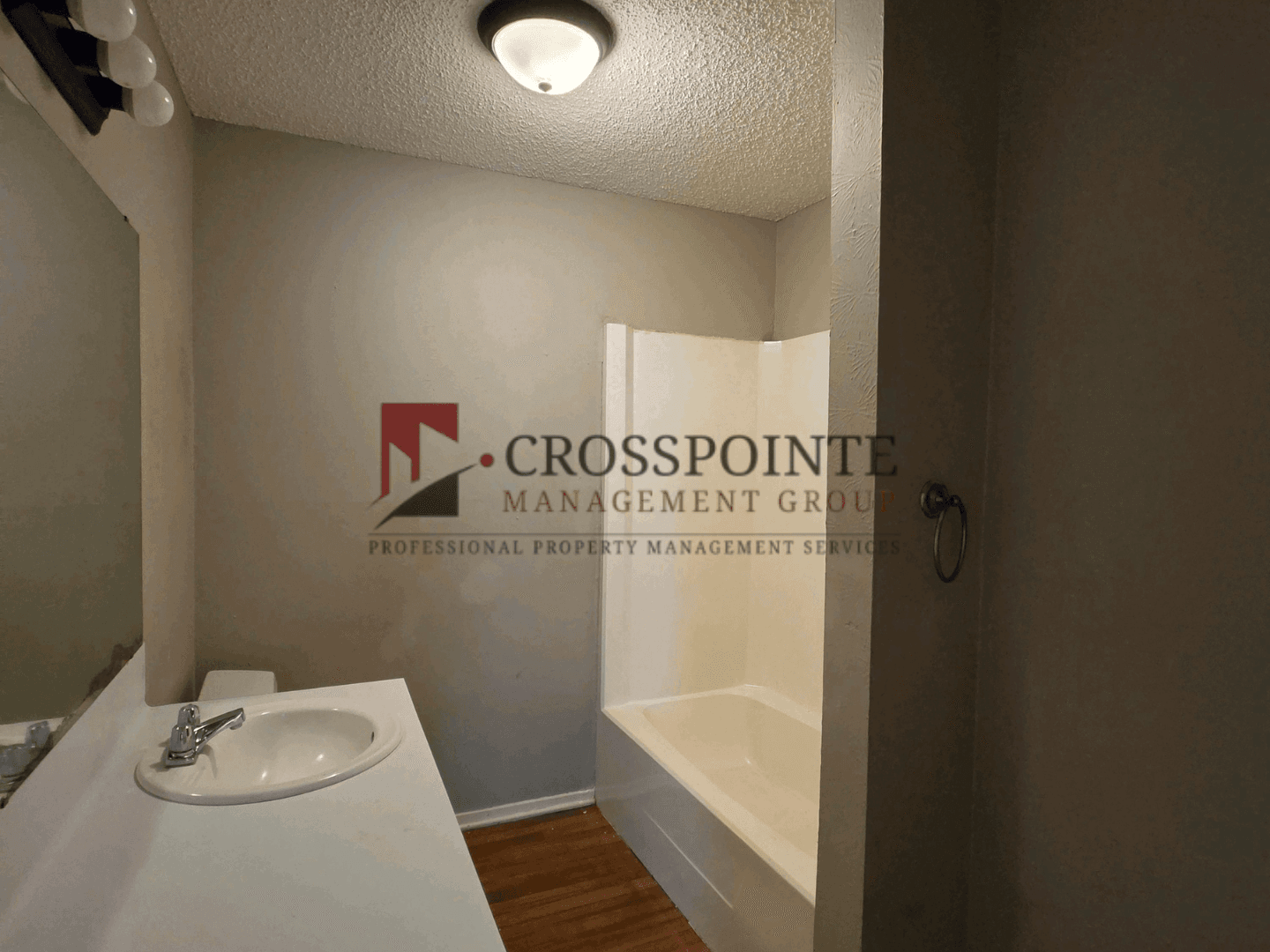 Gilmer Apartment: 113 Texas Ave