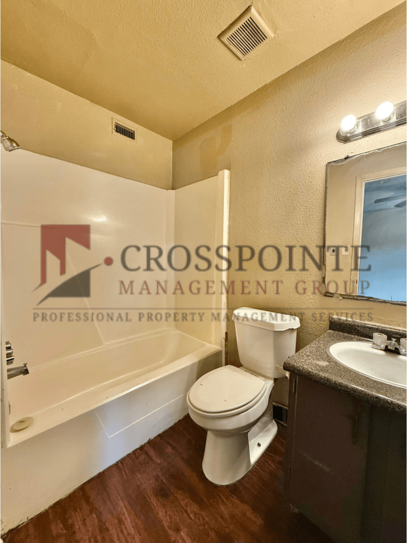 Tyler Apartment: 514 South Bois D Arc Avenue