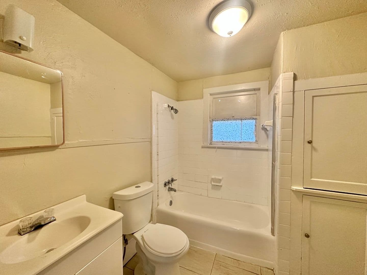 Tyler Apartment: 1420 E Houston St