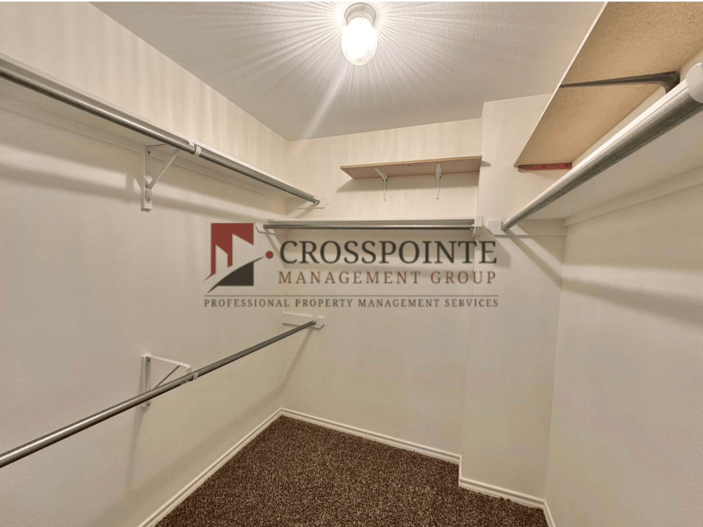Lindale House: 393 Molly Ln