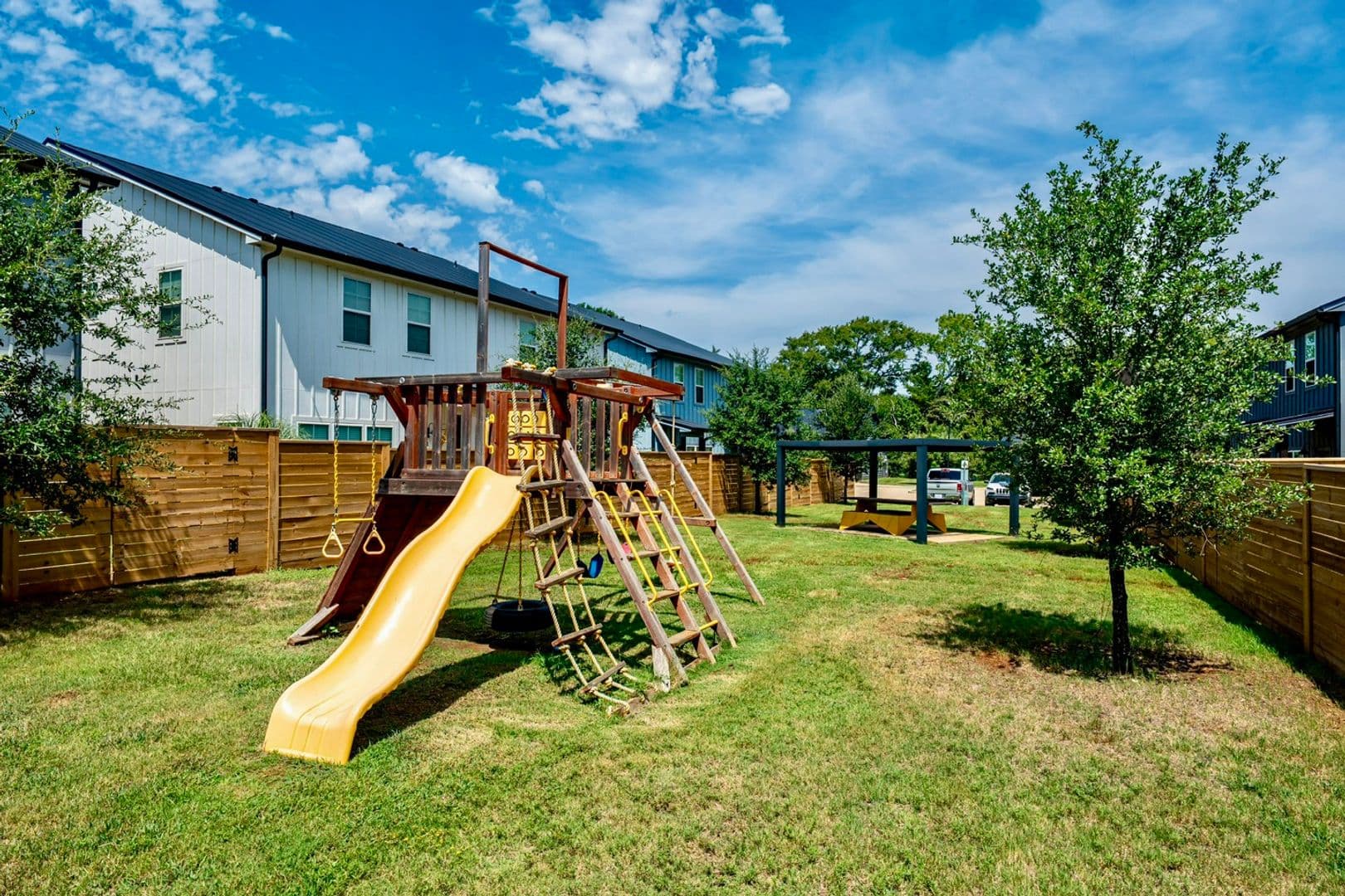 Bullard Townhome: 625 Papillon Rd