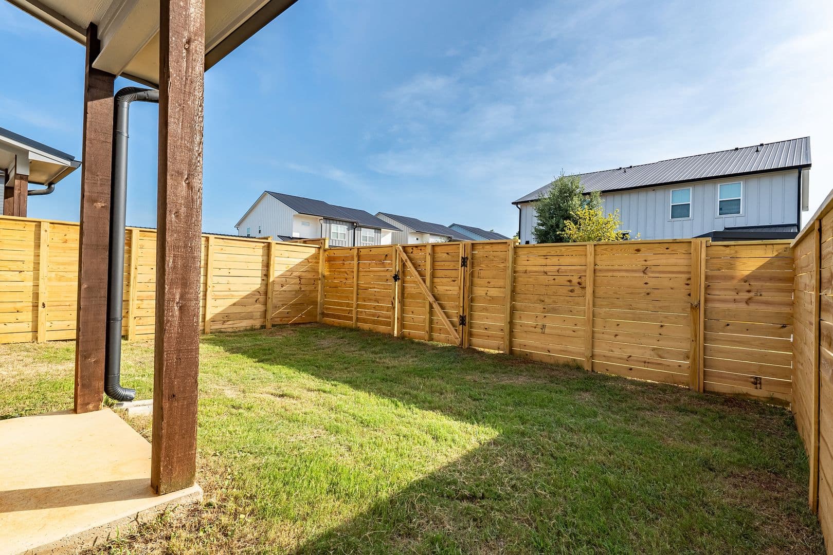 Bullard Townhome: 625 Papillon Rd