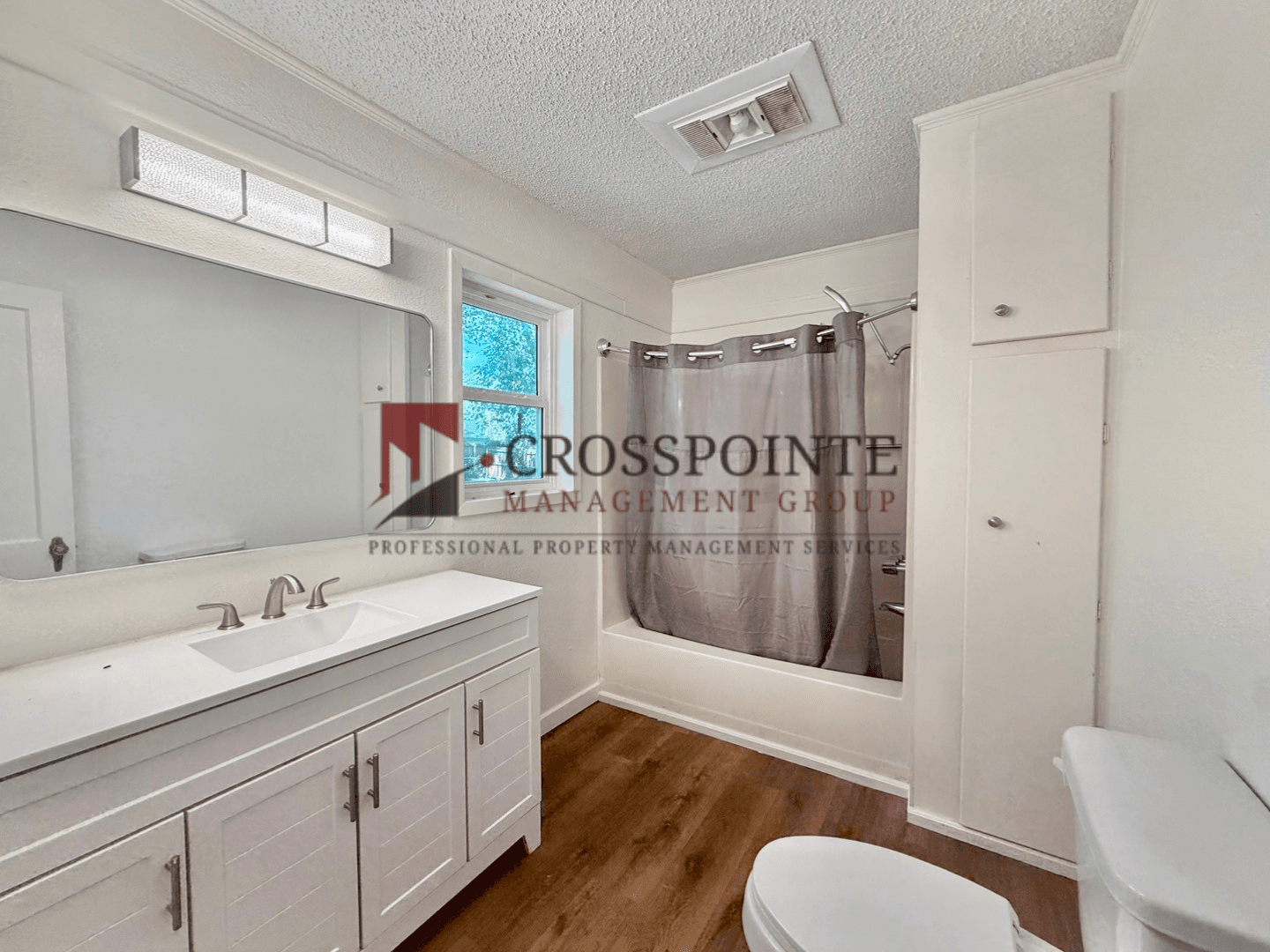 Whitehouse House: 111 Gatewood Dr