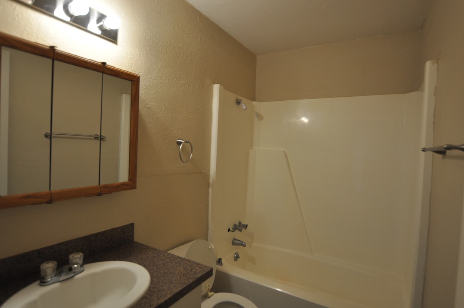 Brownsboro Apartment: 11101 Ingram St.