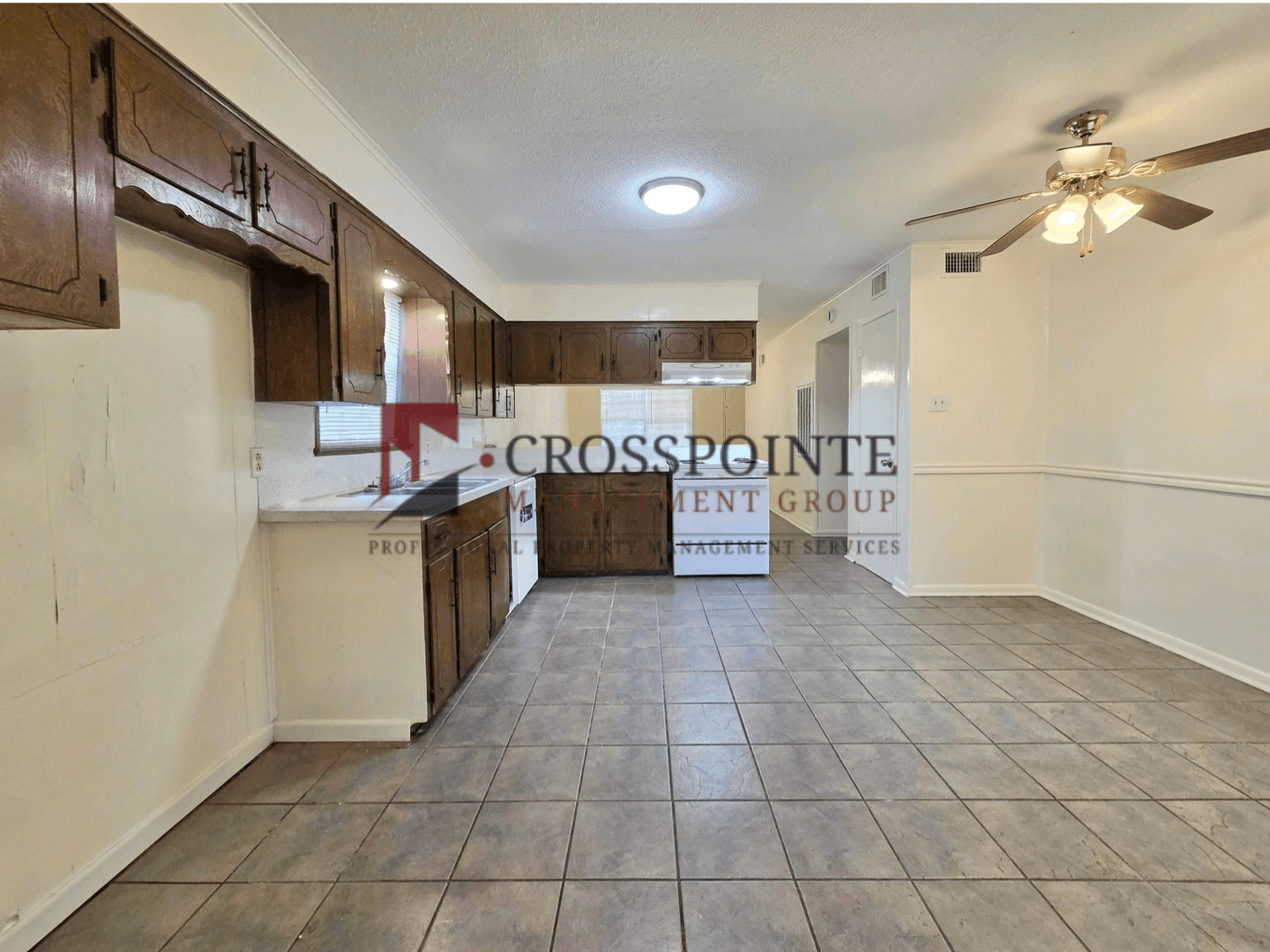 Longview Apartment: 212 Ruby Ln