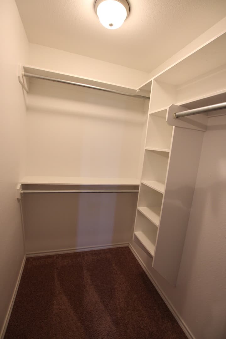 Lindale Apartment: 18033 Loring Ln
