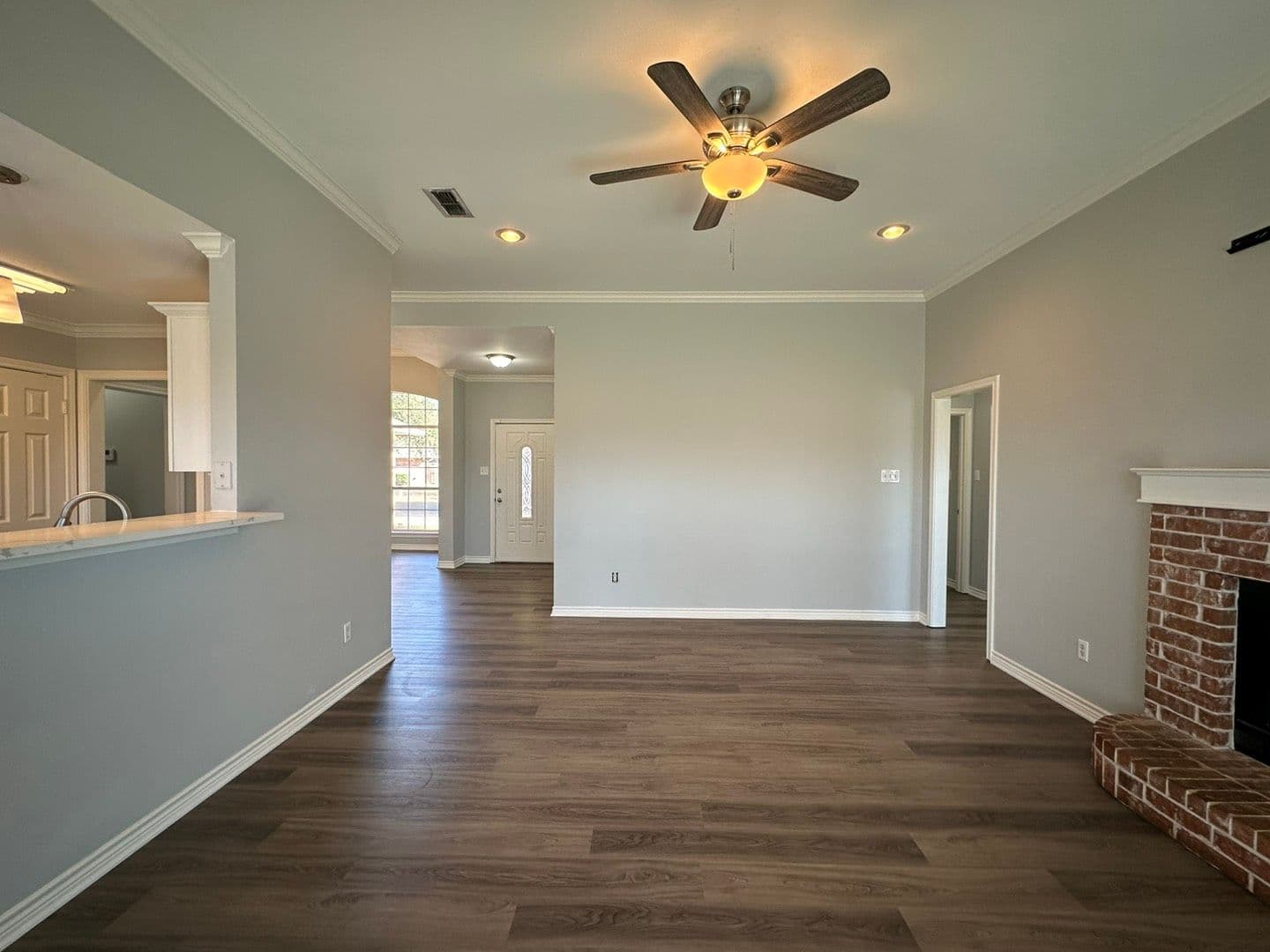 Whitehouse House: 418 Amanda Ct
