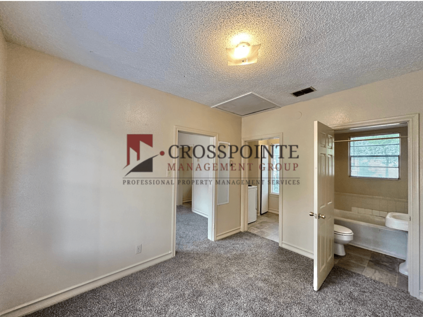 Tyler Apartment: Augusta/Mockingbird
