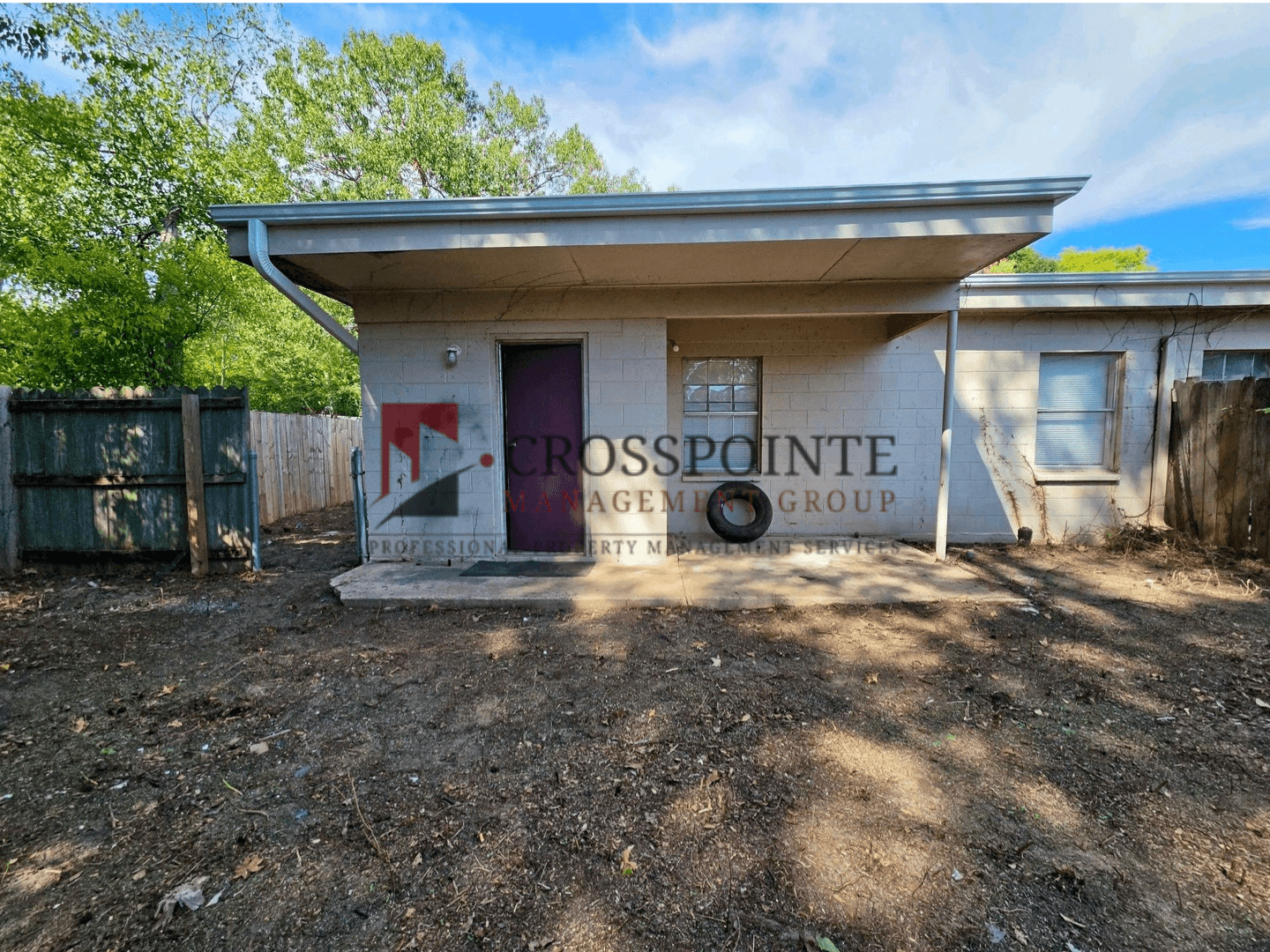 Longview Apartment: 212 Ruby Ln