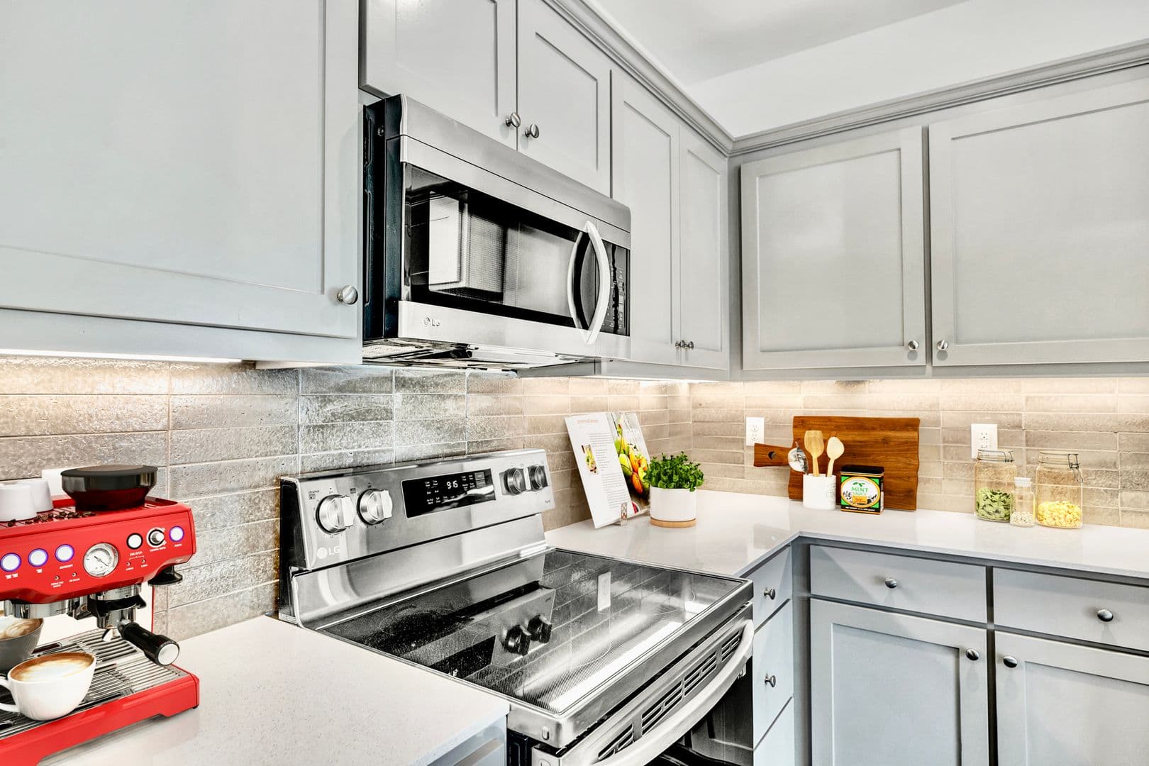 Bullard Townhome: 625 Papillon Rd