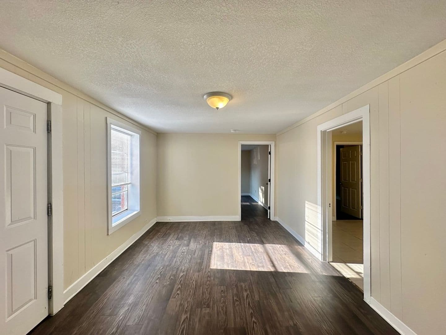 Tyler Apartment: 1420 E Houston St