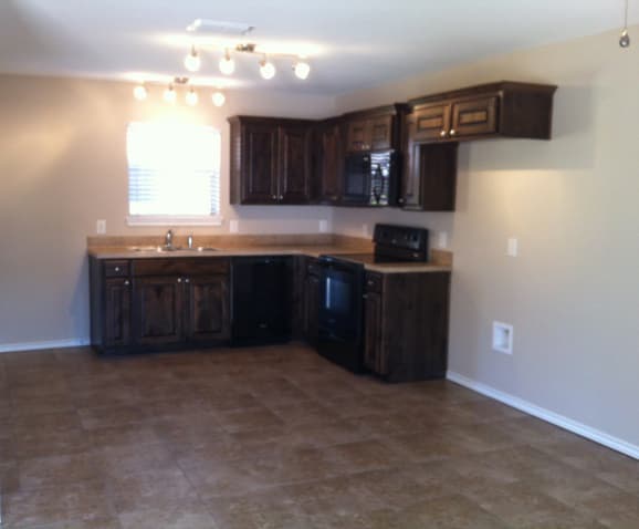 Lindale Apartment: 18033 Loring Ln