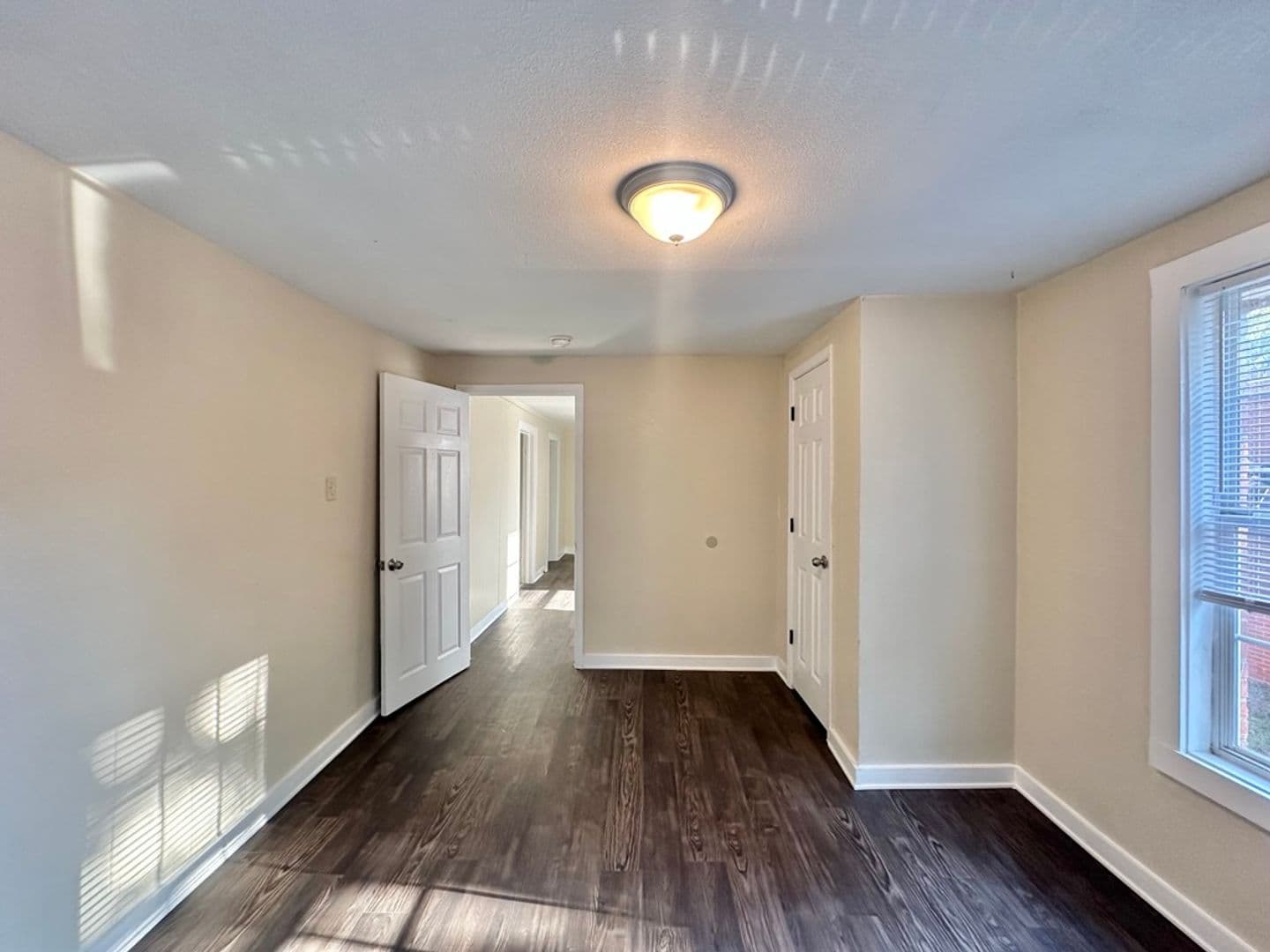 Tyler Apartment: 1420 E Houston St