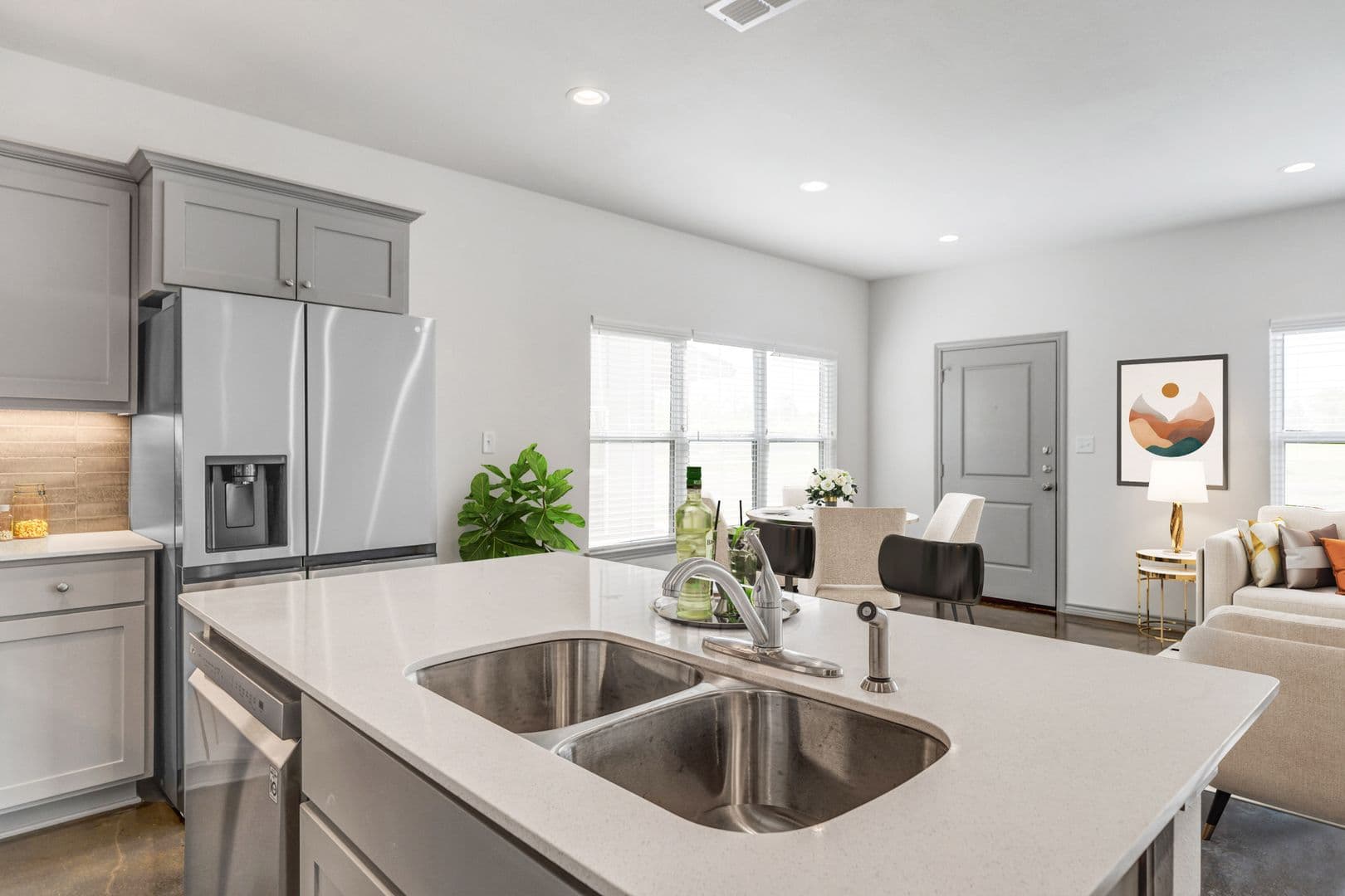 Bullard Townhome: 625 Papillon Rd