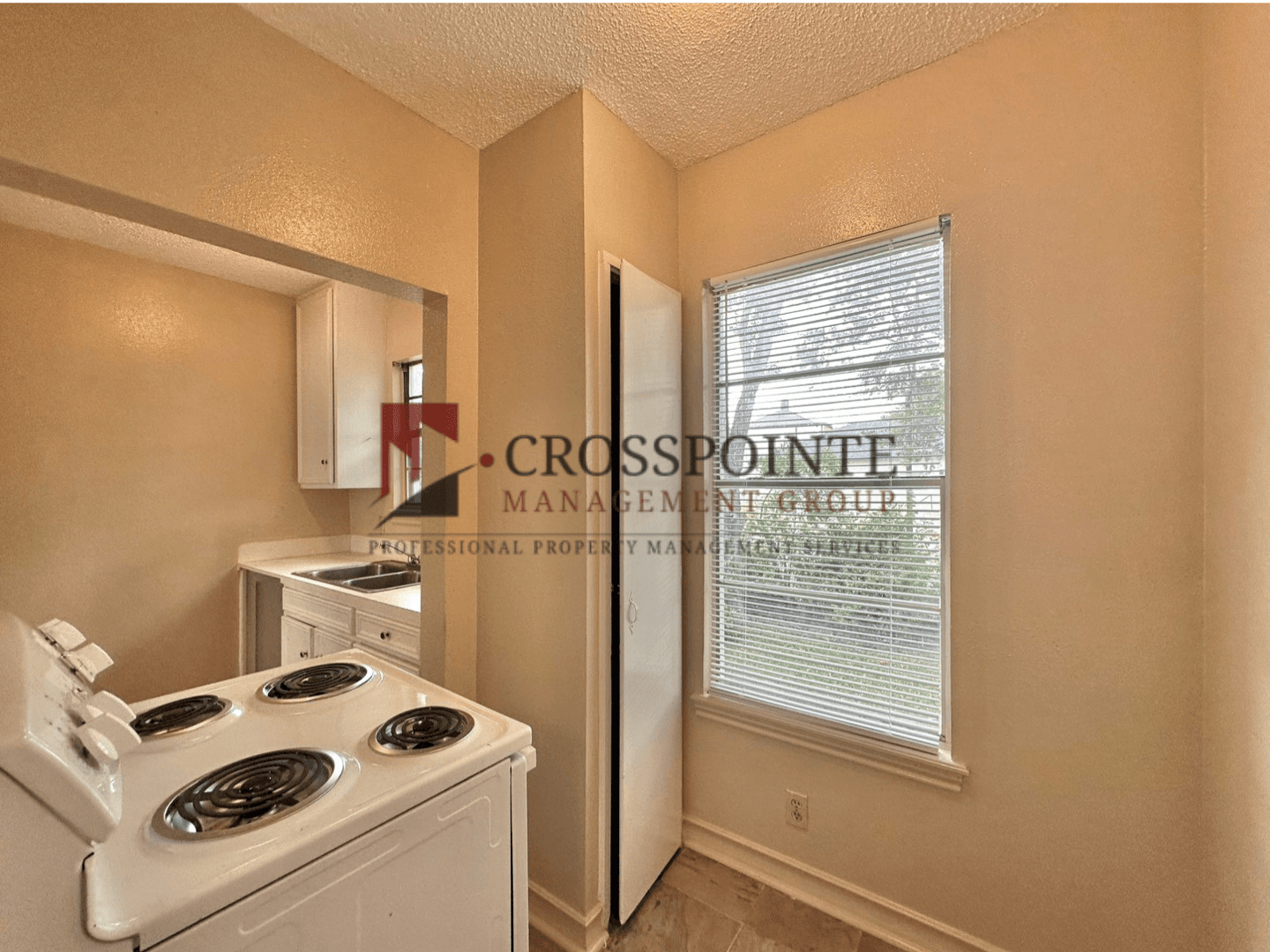 Tyler Apartment: Augusta/Mockingbird