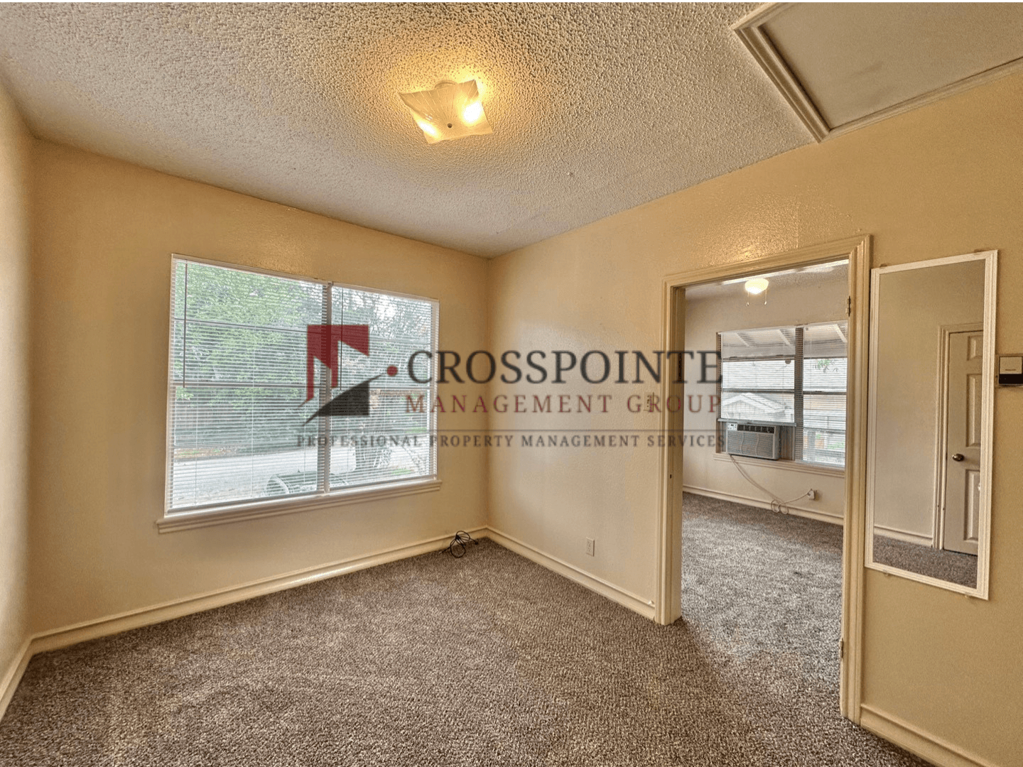 Tyler Apartment: Augusta/Mockingbird