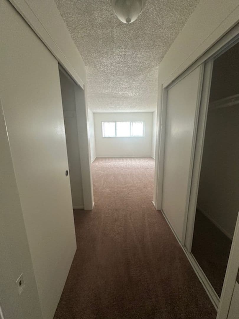 Oxnard Apartment: 2121 Mariposa Street