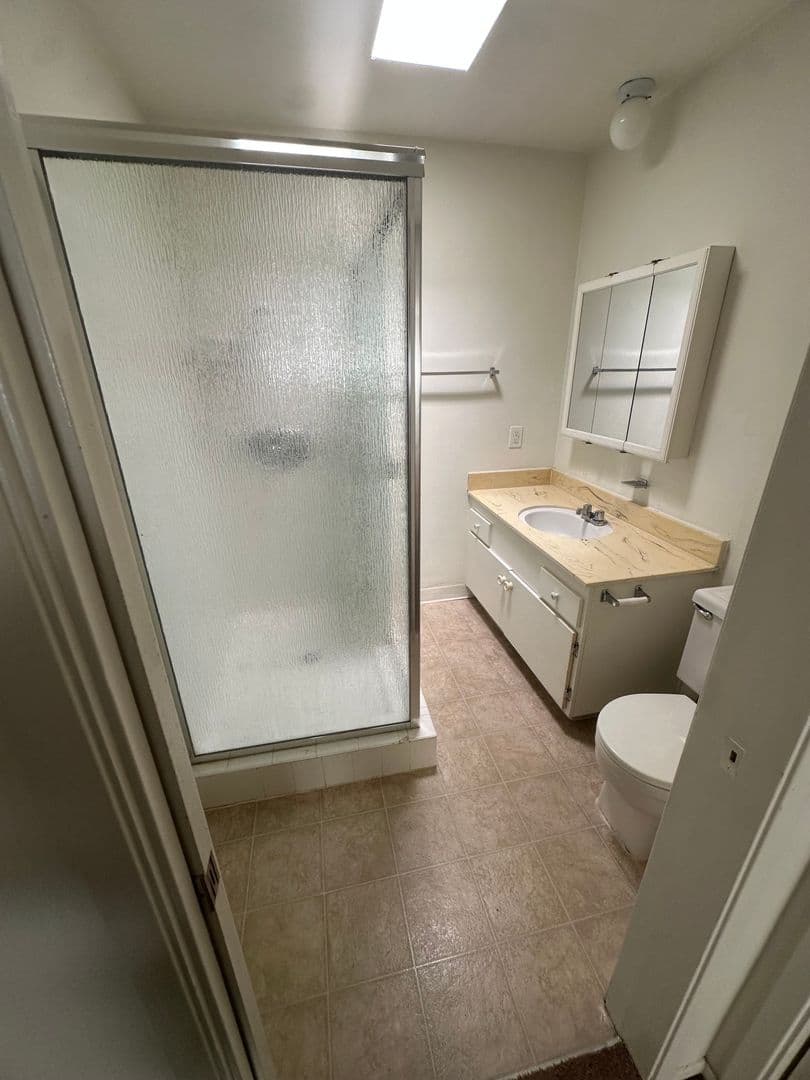 Oxnard Apartment: 2121 Mariposa Street