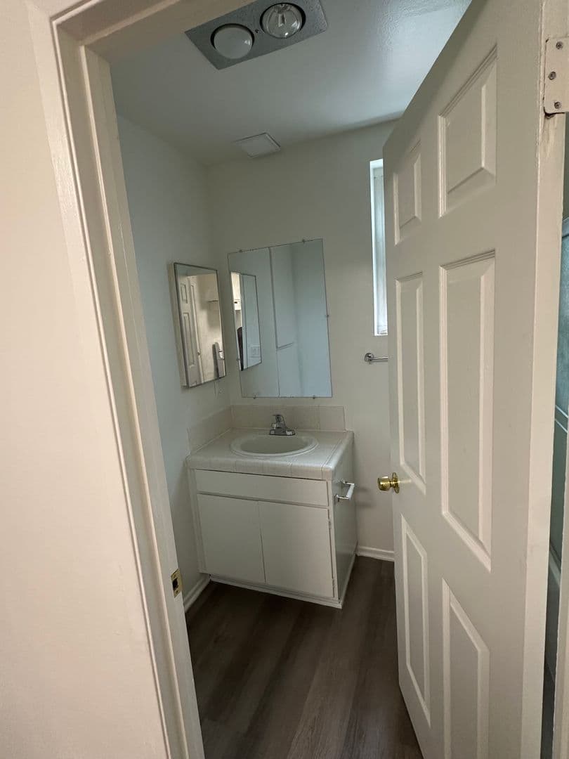 Oxnard Apartment: 140 Van Nuys