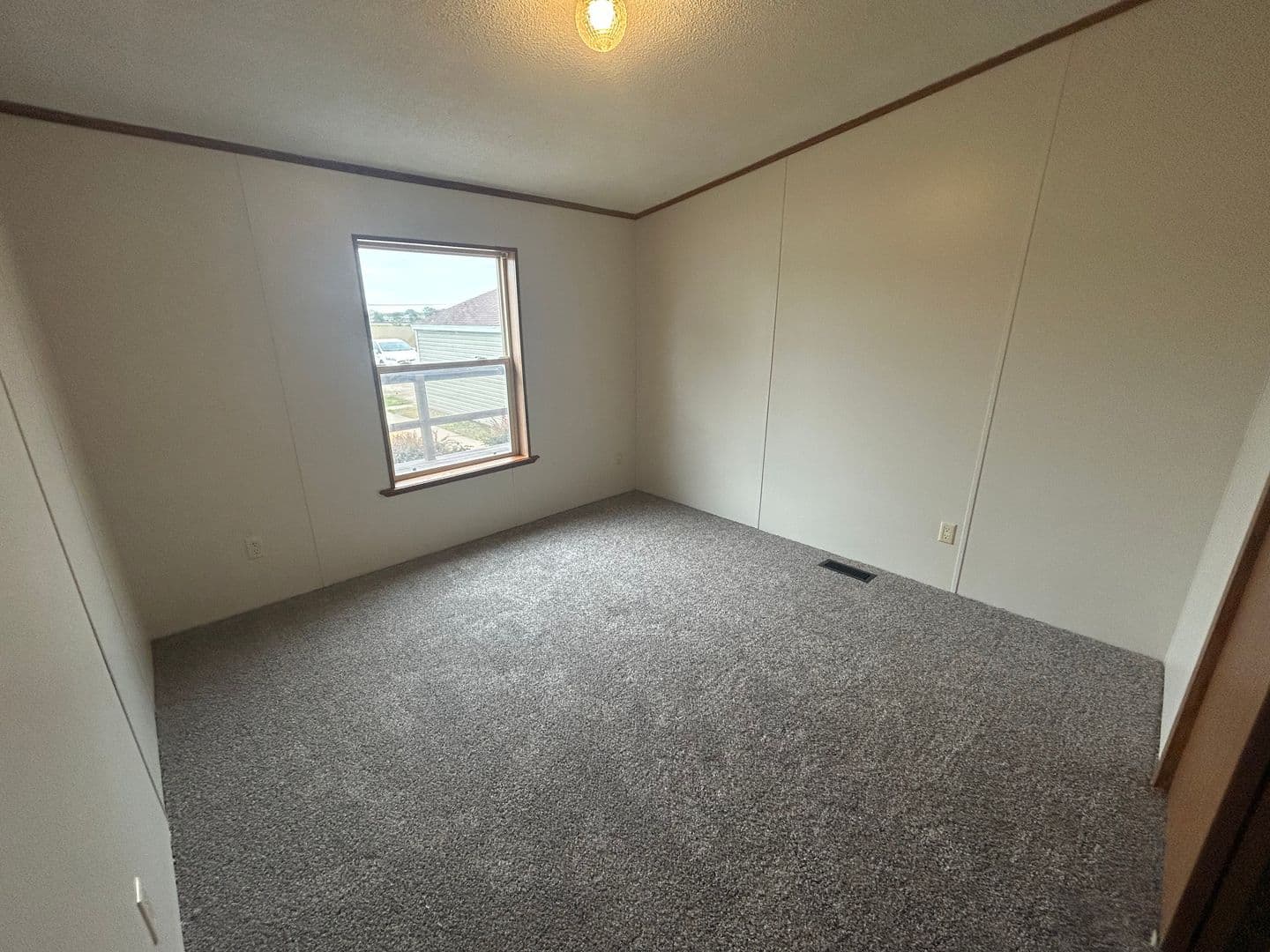 Council Bluffs House: 3501 Scott Dr.