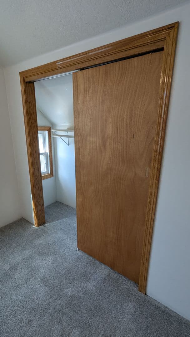 Council Bluffs Apartment: 1518 2nd Ave