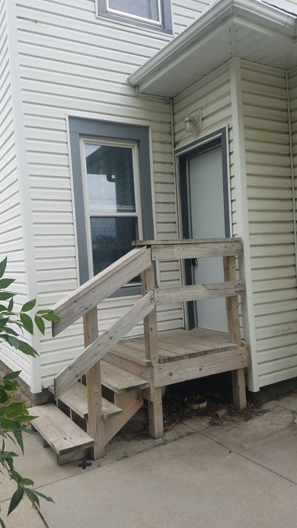 Council Bluffs Apartment: 1518 2nd Ave