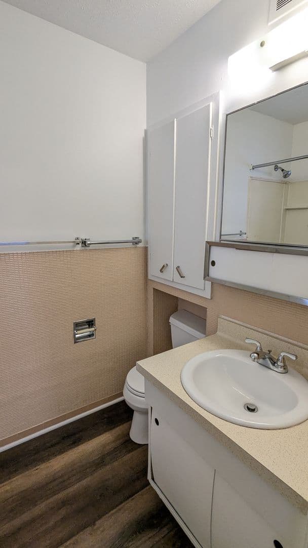 Council Bluffs Apartment: 2727 5th Ave