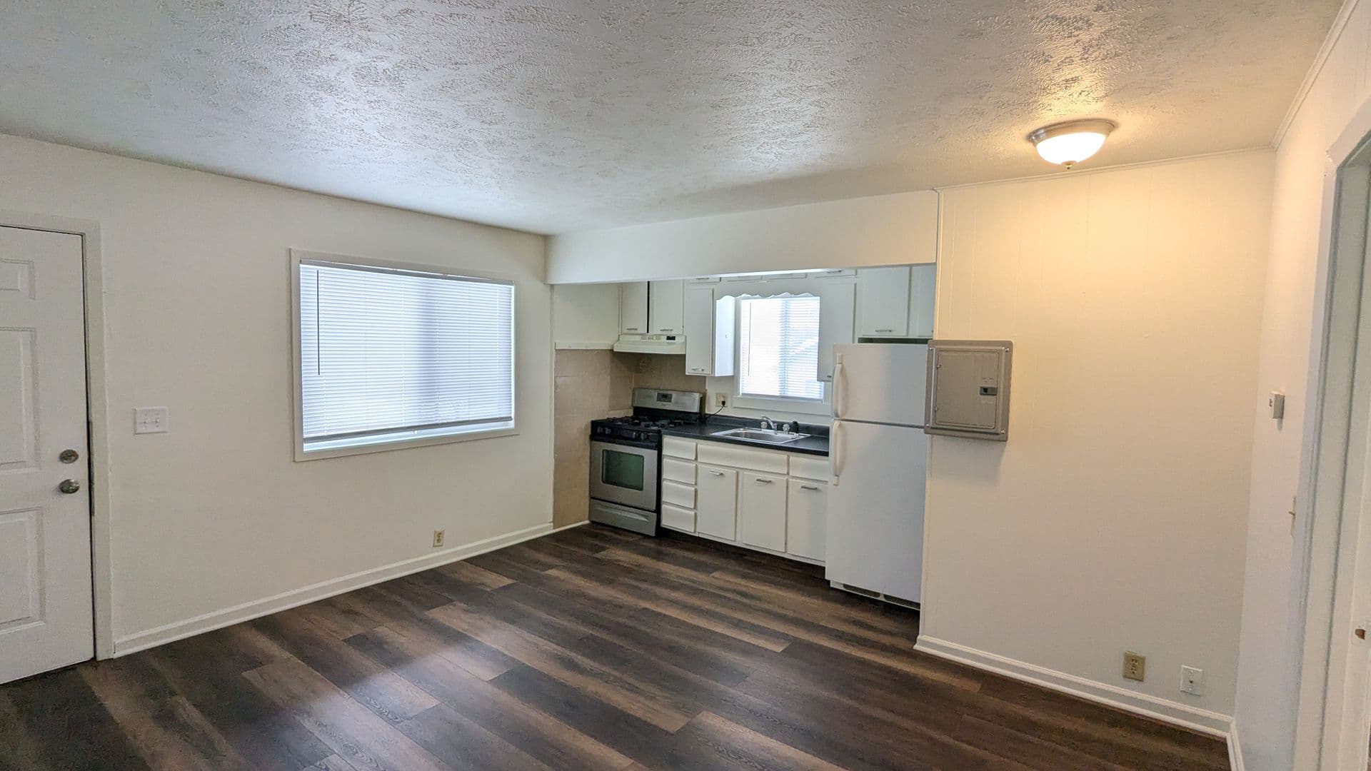 Council Bluffs Apartment: 2727 5th Ave