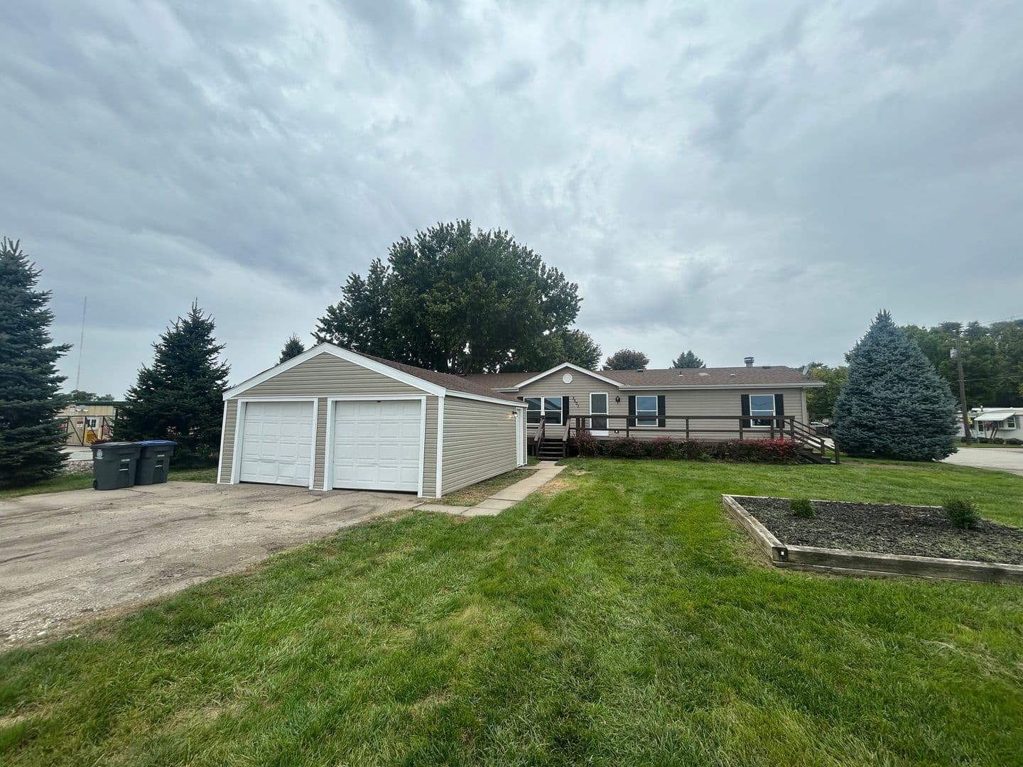 Council Bluffs House: 3501 Scott Dr.