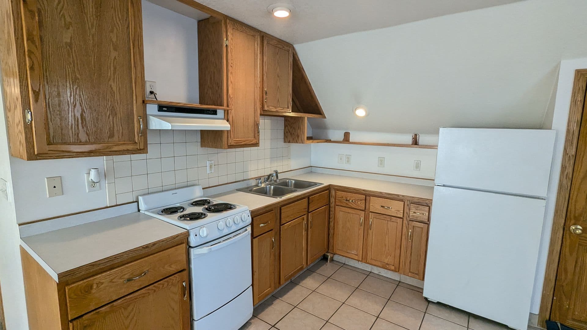 Council Bluffs Apartment: 1518 2nd Ave