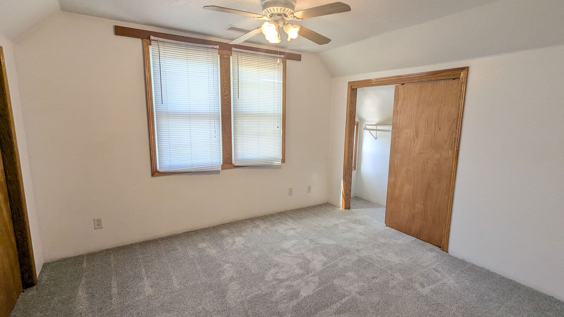 Council Bluffs Apartment: 1518 2nd Ave