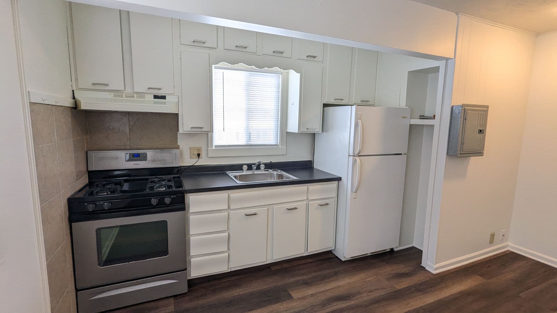 Council Bluffs Apartment: 2727 5th Ave