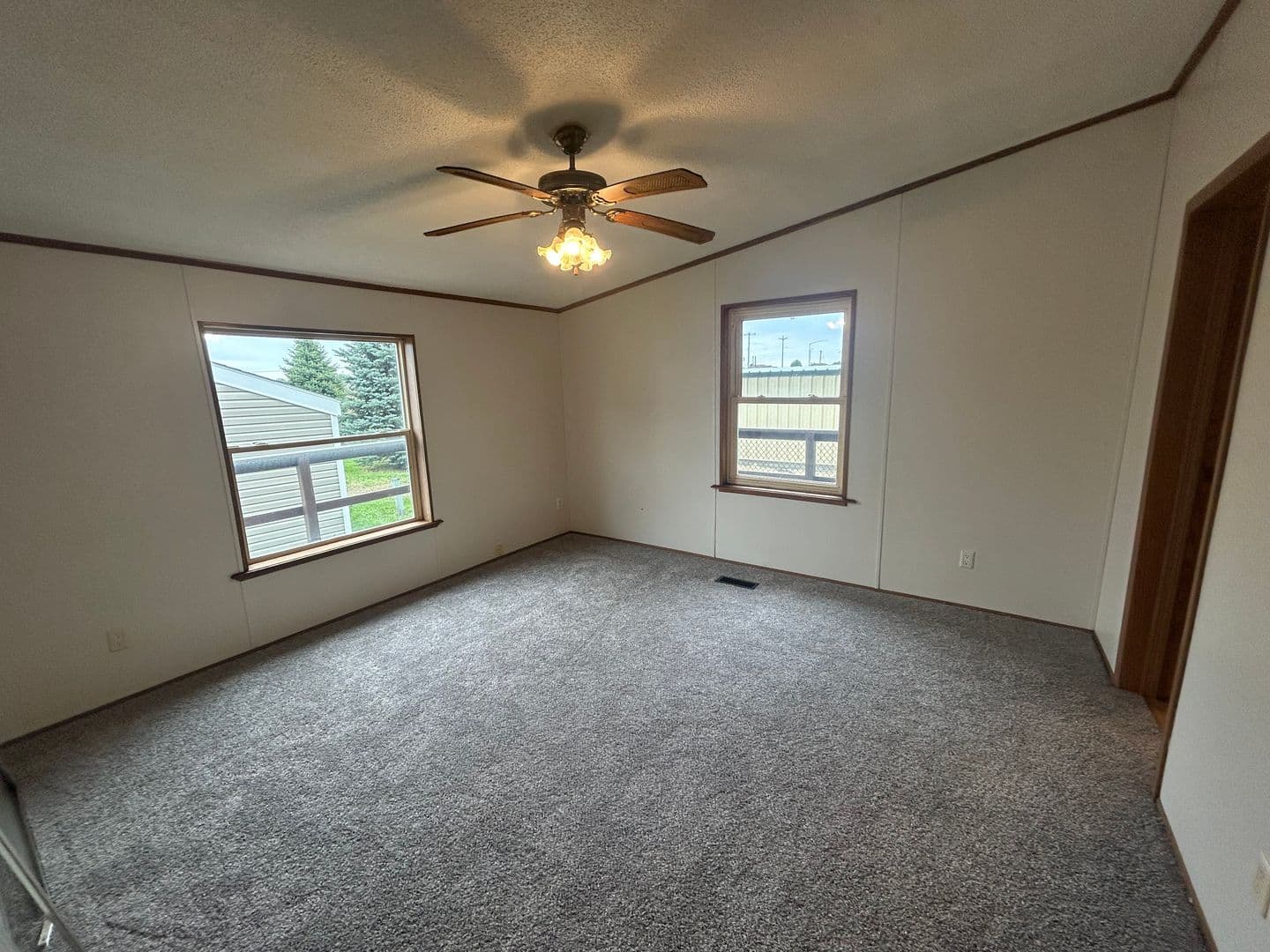 Council Bluffs House: 3501 Scott Dr.
