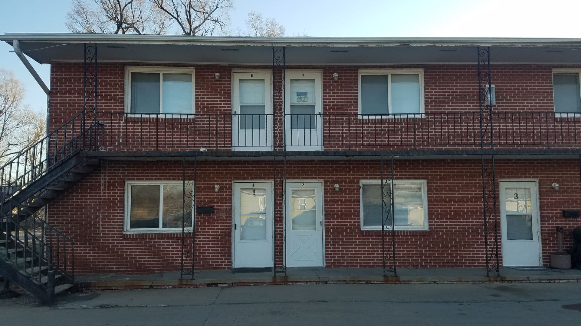 Council Bluffs Apartment: 2727 5th Ave