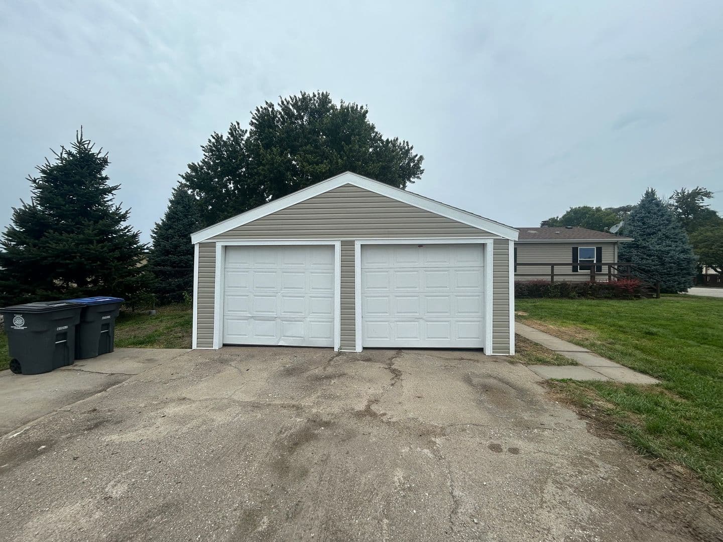 Council Bluffs House: 3501 Scott Dr.