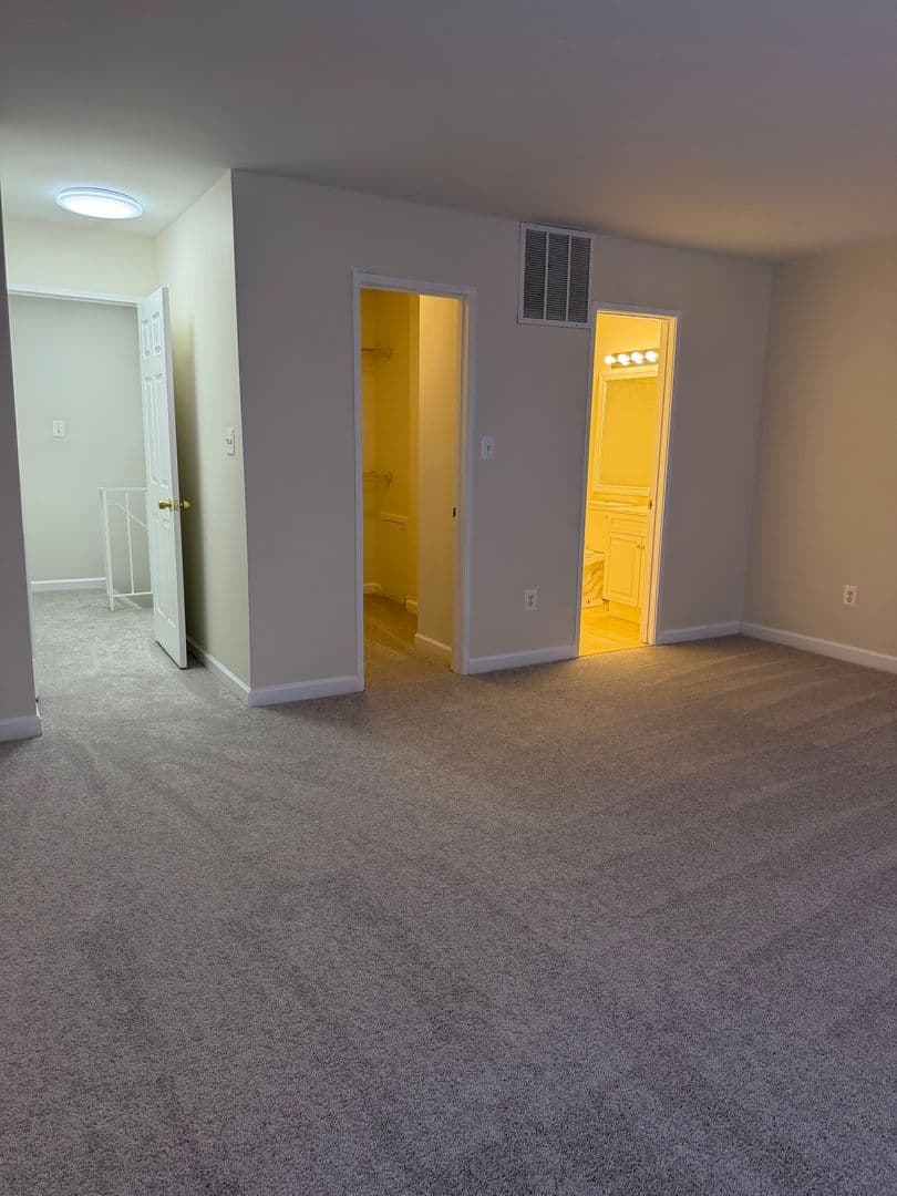SILVER SPRING House: 4118 PEPPERTREE LANE