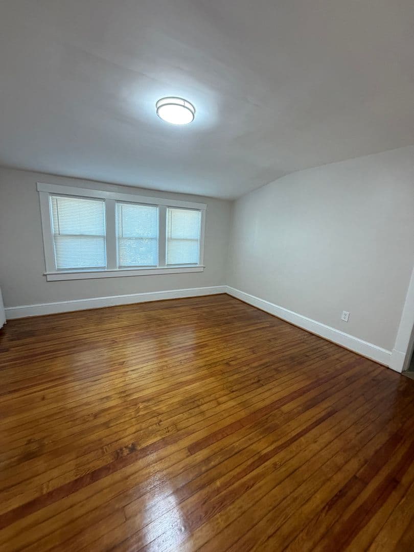 TAKOMA PARK Apartment: 7908 FLOWER AVENUE